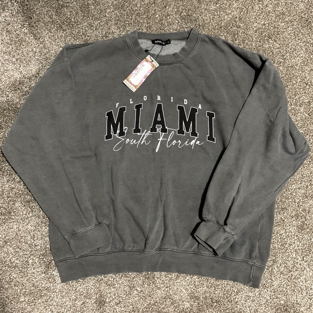 Crewneck Graphic Sweatshirt